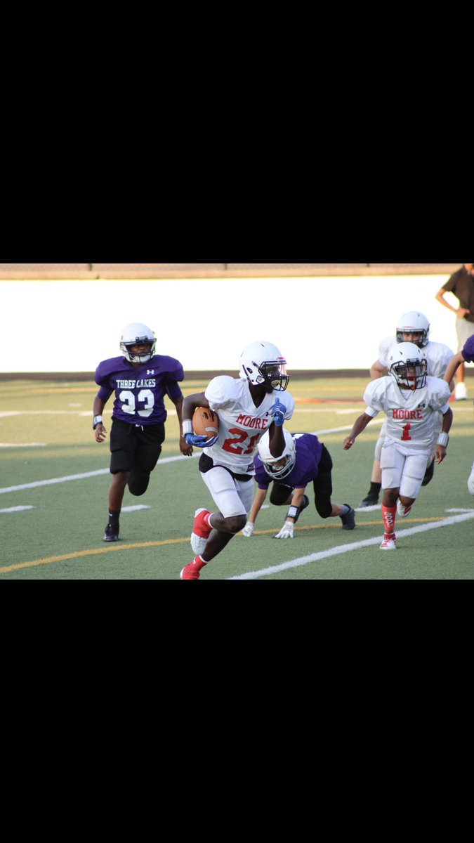 CaidenDrummer's tweet photo. First middle school game❗️...4tds, 87 yard kickoff return,about 200 yards 😈🏈#needtoimprove https://t.co/iqXSmuBZtQ