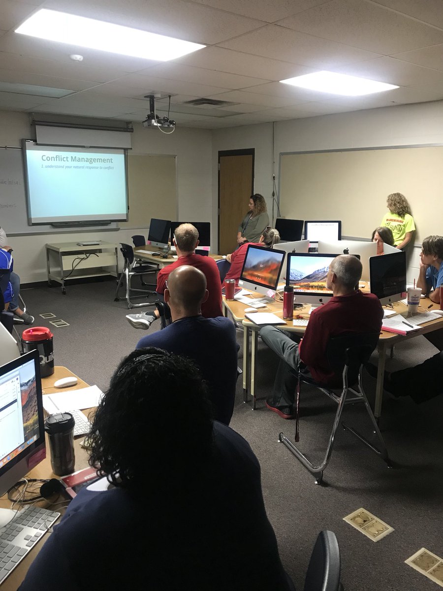 StephanieOthic's tweet photo. A great day of PD at WMS!!! @DcoxMy @murphy_machelle @callenwms @DaWagoner1 @crista_wille #WMSTigersPD #WMSLevelUp https://t.co/mTXzjlWYFf