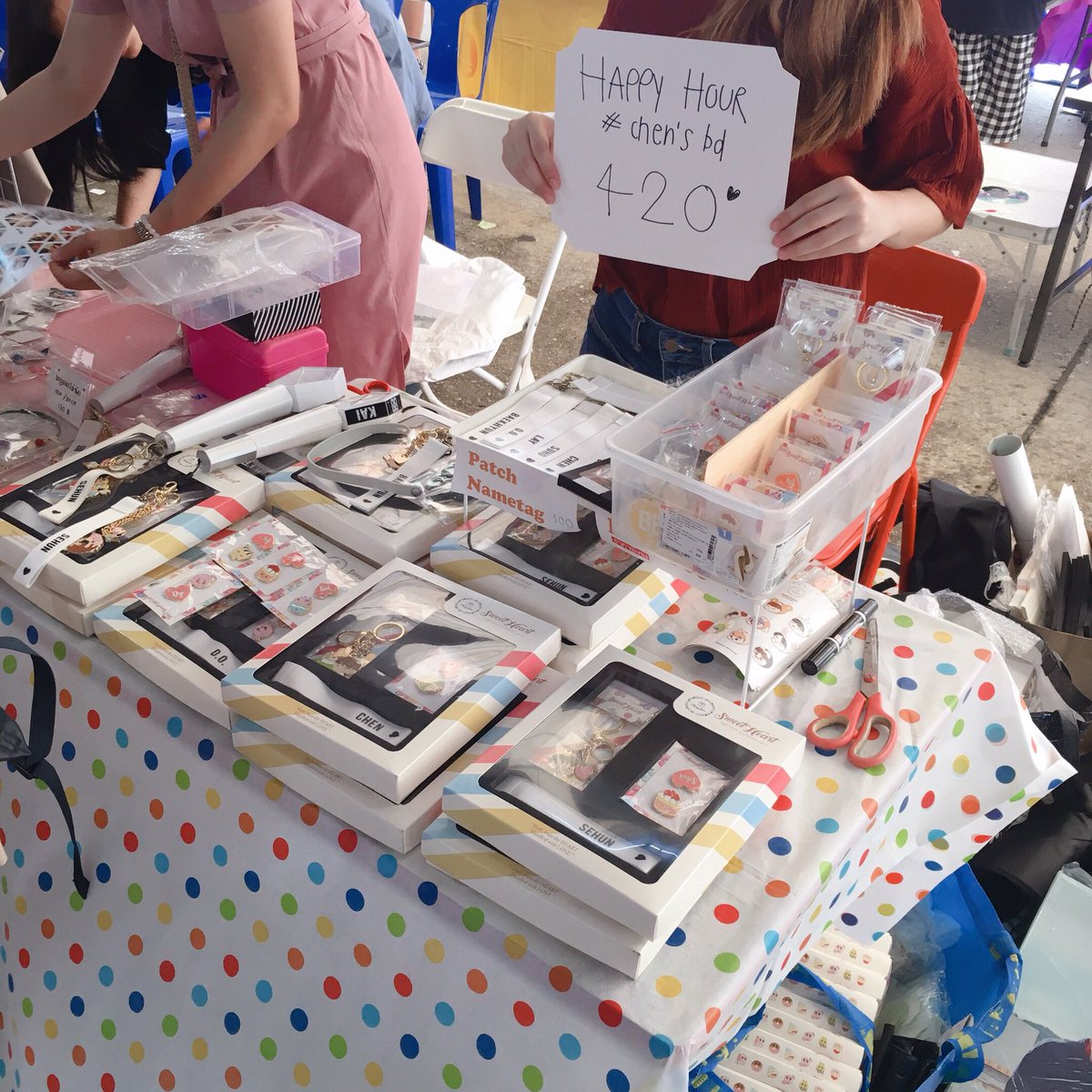 Thingsbox_'s tweet image. 📣 ทางร้านขายของที่หน้าคอน #EXplOrationBKK 
วันที่ 20-22 บูธ 41
ของลดราคาพิเศษ สำหรับ #HappyChenDay 
❤️Full set 420❤️
สนใจจองไว้ dm เลยค่า