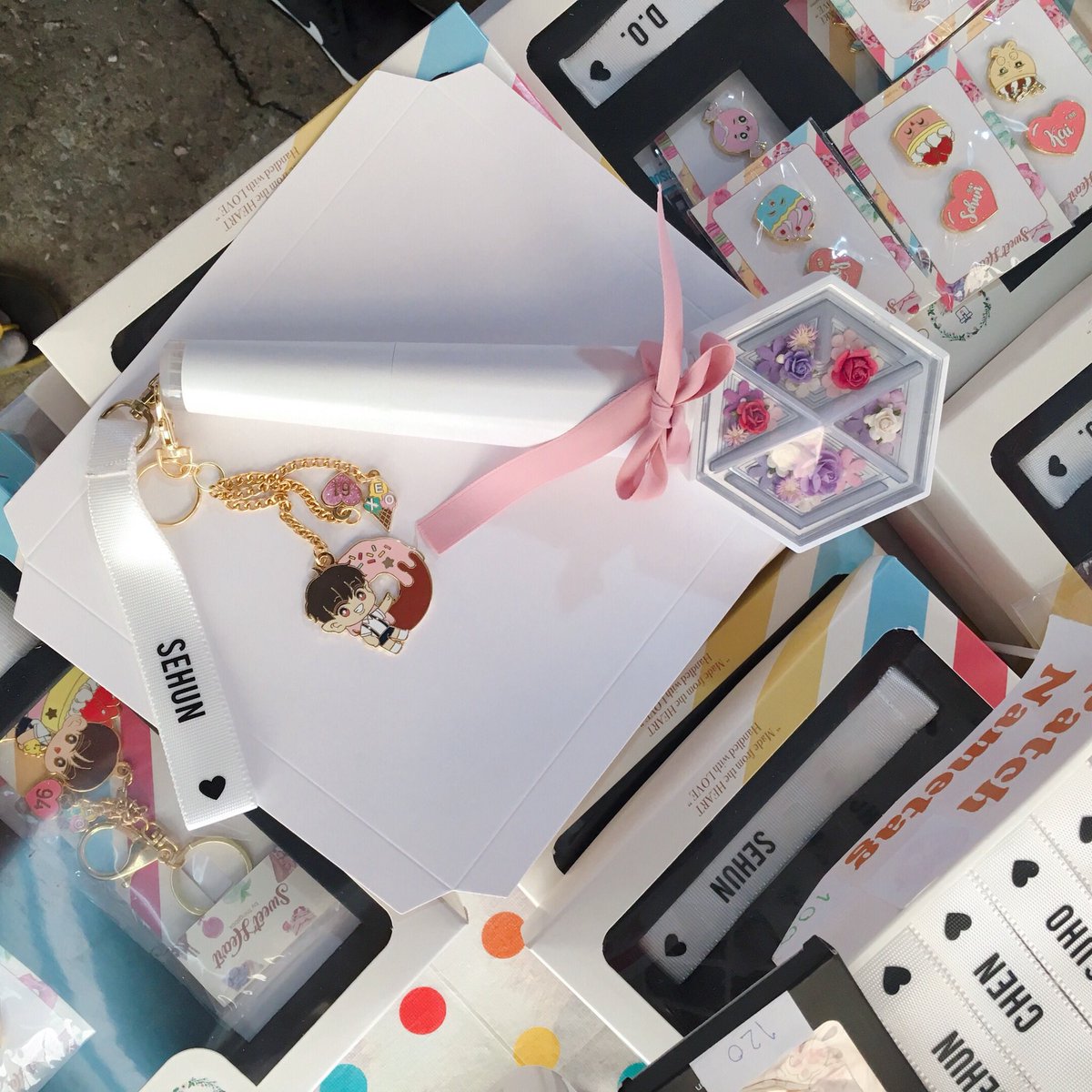 Thingsbox_'s tweet image. 📣 ทางร้านขายของที่หน้าคอน #EXplOrationBKK 
วันที่ 20-22 บูธ 41
ของลดราคาพิเศษ สำหรับ #HappyChenDay 
❤️Full set 420❤️
สนใจจองไว้ dm เลยค่า