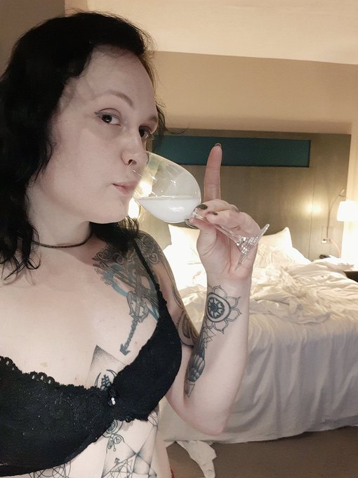 I'm a classy bitch 🤣 I expect all my cum to arrive in a champagne flute https://t.co/nhWIOln96X<a href="/tag/camgirl"class="tags"><span>#camgirl</span></a><a href="/tag/trans"class="tags"><span>#trans</span></a><a href="/tag/ts"class="tags"><span>#ts</span></a><a href="/tag/tg"class="tags"><span>#tg</span></a>