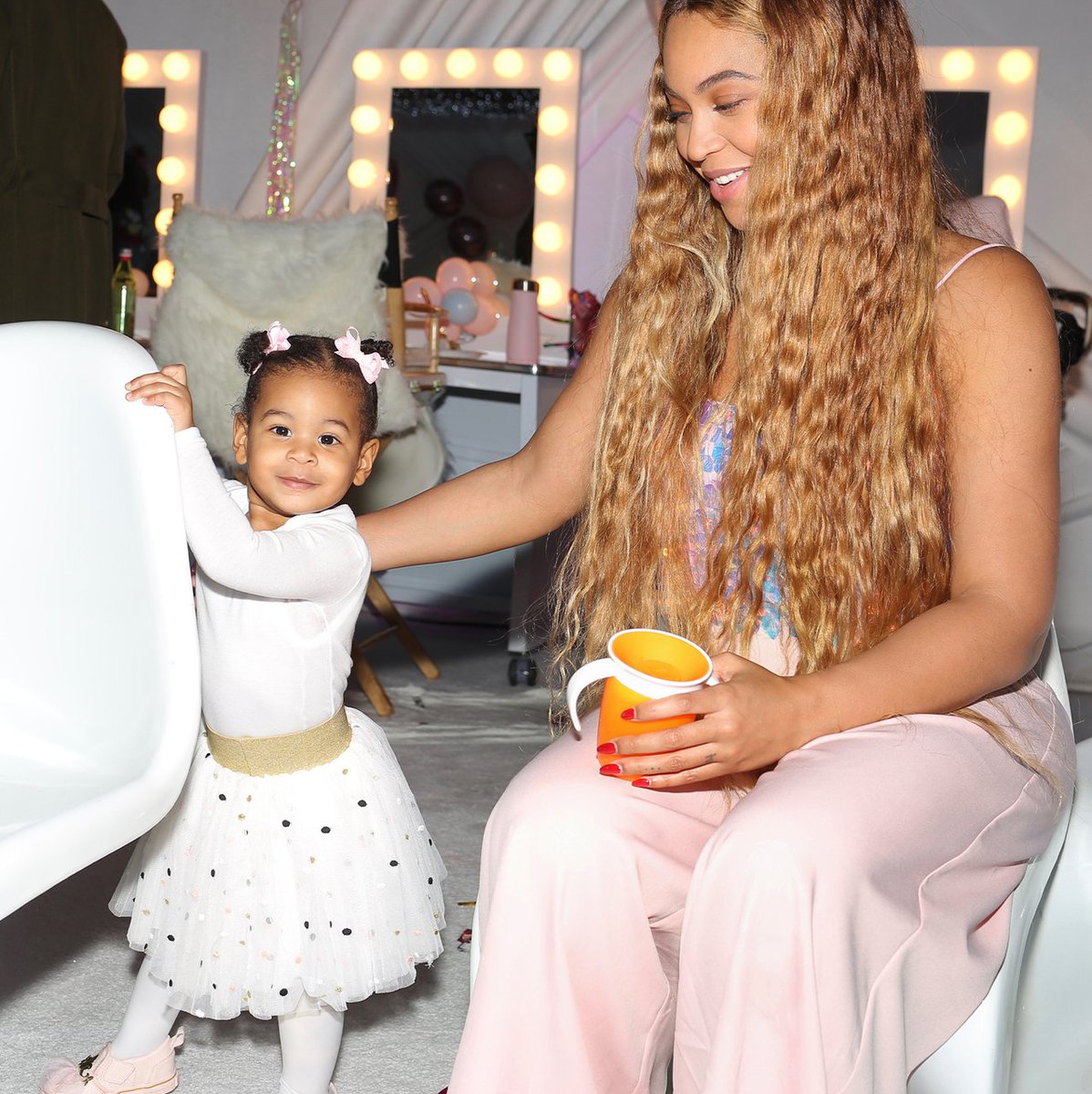 BeyLegion's tweet photo. Blue Ivy's 7th Birthday Party. 💙

#BeyAt37 https://t.co/mg1JHHiiez