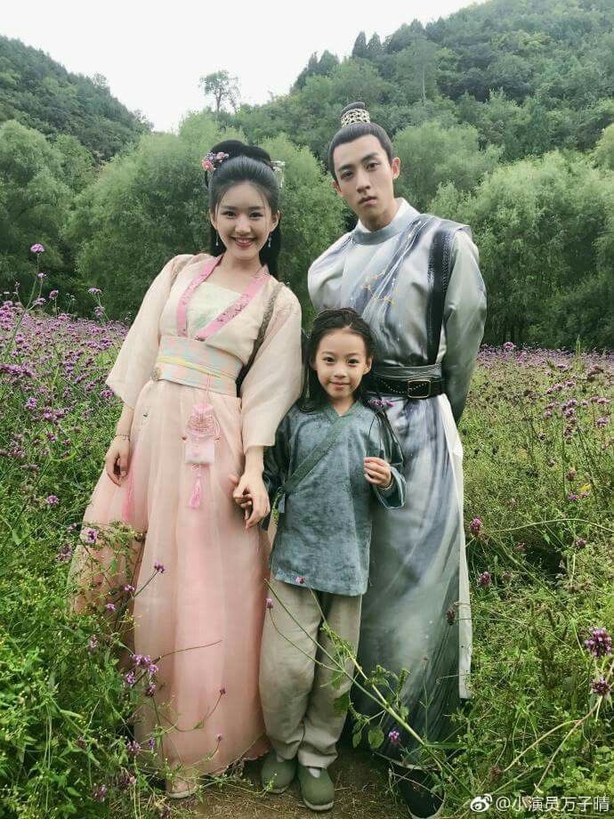 20.오 나의 황제폐하 -조로사 , 곡가성 ,샤오잔 이거보고 나는 조로사에 입덕함ㅋㅋ쿠ㅜ초반에 춤추는거 너무 귀여운데,, 내용은 가볍게 보기 좋은...