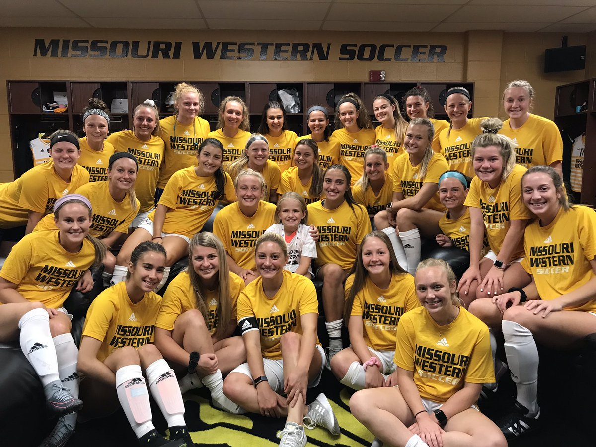 GriffonSoccer's tweet photo. Welcome to Griffon soccer, Savannah! Today was so special and we are so lucky to have an amazing new teammate! #Griffup @GoTeamIMPACT https://t.co/7kPHjUMc3M