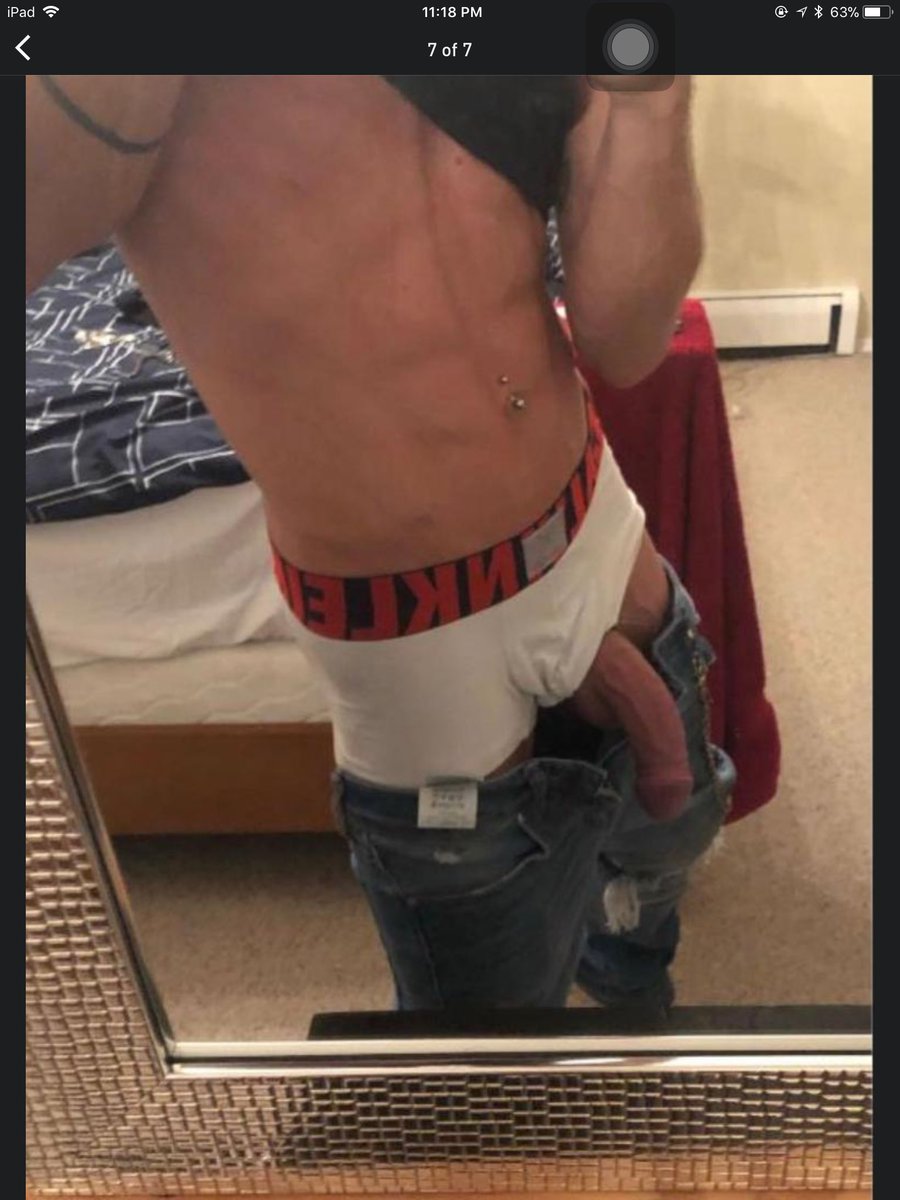 GaysNear's tweet photo. Look at this hottie https://t.co/XV3oCkU5oV