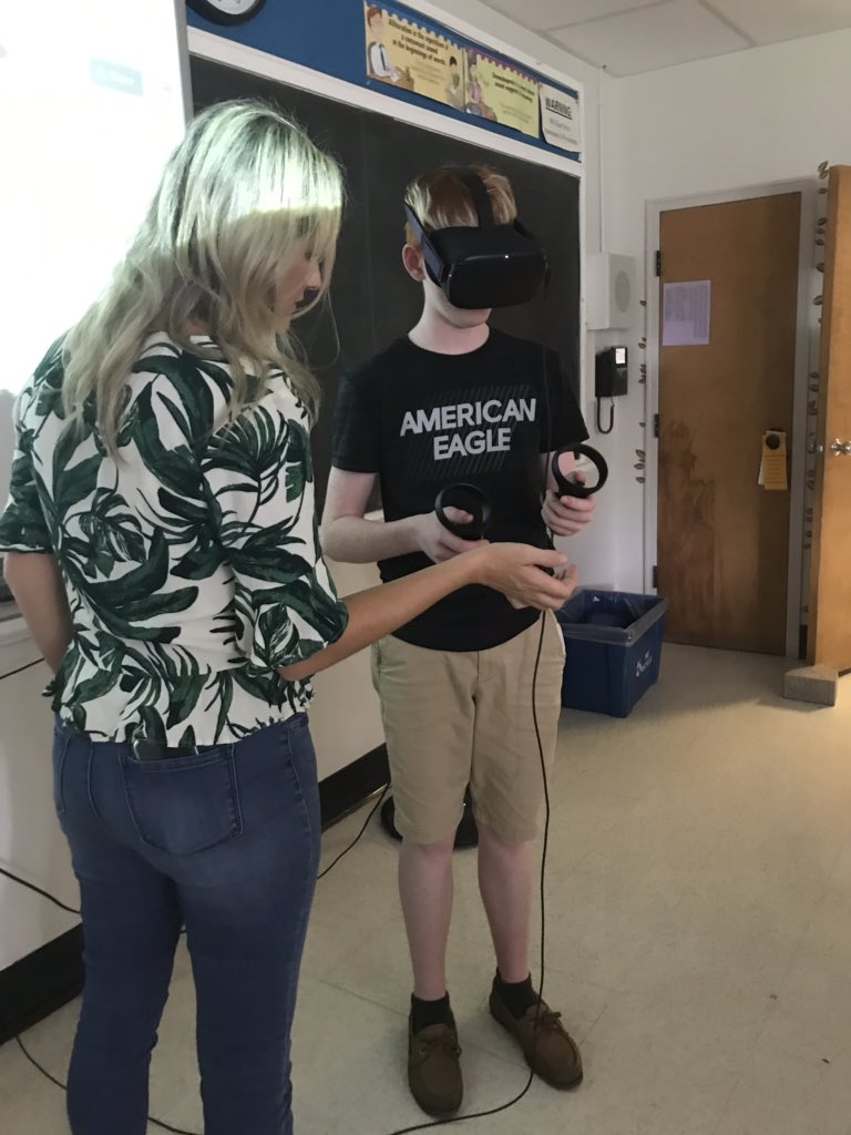 JackiWithAnI's tweet photo. #GryphInnovation @GravenhurstHS #VRishere https://t.co/6DOQglnxkD