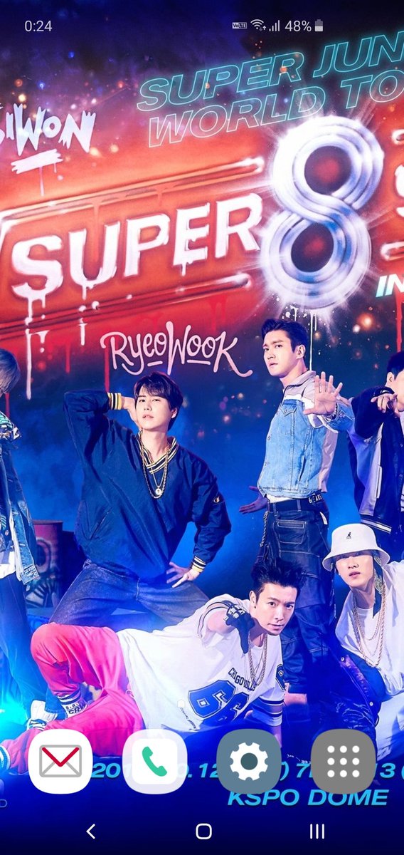 Ygmt 来年のスパショが楽しみすぎて 昨日公開されたアベンジャーズ感満載な Ss8 画像を待ち受けにしてみた 3150な構図や しかし ギュよ 何故そのポーズしたんやー 규현아 왜 이 포즈를 취했어 Superjunior スパショ T Co