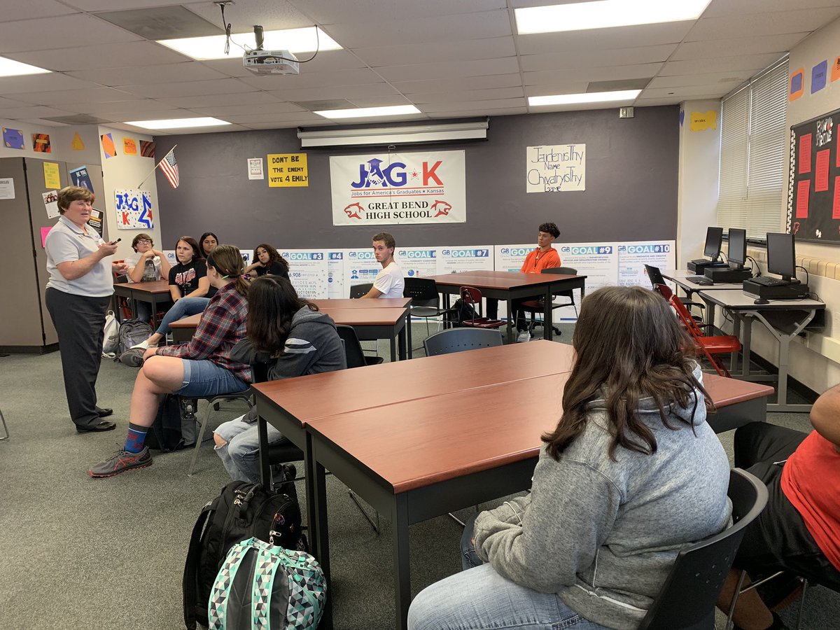 jenn_hoppy's tweet photo. We had a full day at GBHS! @JAG_Kansas Sr VP of Programming @bmortimer74 spoke to my Ss about writing their own story. Then we participated in the Homecoming parade. Finally we celebrated our 5 of 5 achievement at the football game. Proud to be #JAGKansas!!! #428Pride https://t.co/QdTAWsJBpP