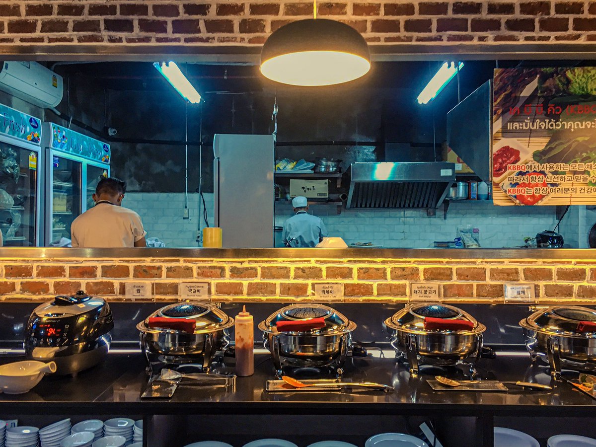 Ohanizhang's tweet photo. # KBBQ Sukhumvit🇰🇷บุฟเฟ่ต์ปิ้งย่างเกาหลี 329฿! + น้ำรีฟิล 50฿
อร่อยยกนิ้วให้ รสชาติต่างๆ บรรยากาศต่างๆนึกว่าไปโผล่อยู่เกาหลี อร่อยจริง👍🏾👍🏾 มีอาหารเกาหลีจัดเต็มและมาม่าเกาหลีให้อีกด้วย ⏰11.30-22.00 น.

📍ซ.สุขุมวิท 13 เดินเข้าซอย 500 ม.

#อร่อยบอกต่อ #เจินเจินรีวิว 
@aroii https://t.co/ADIShQslYp