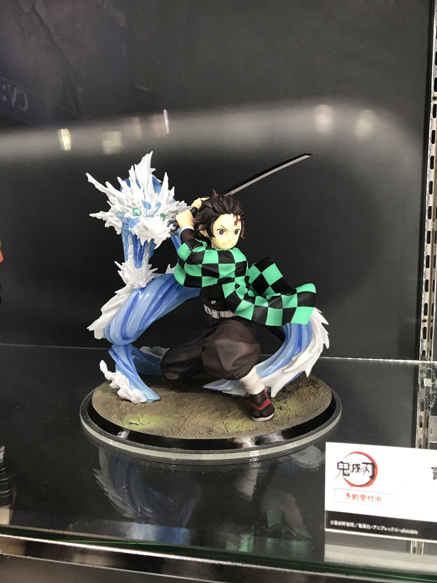 あき Twitterren 鬼滅の刃 グッスマねんどろいどと アニプレックスのスタチュー 善逸もうちょっといいポーズにしたったらよかったのに 笑 京まふ