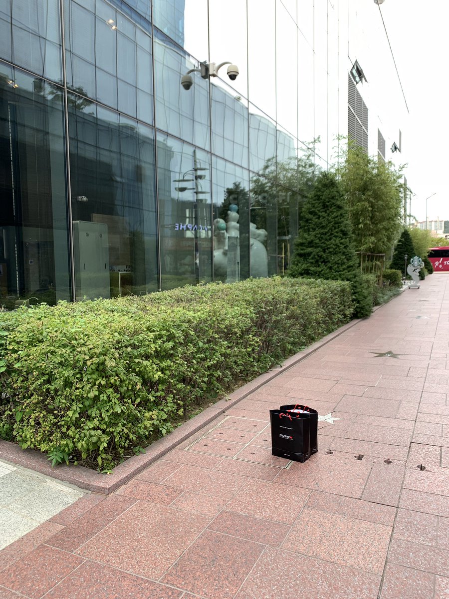 [#아이즈] 190921 쇼!음악중심 본방송에 참여하시는 분들께서는 사진 속 장소로 1시 20분까지 미리 모여주시기 바랍니다. 

#IZ #IZ_NEW #FROM_IZ #너와의추억은항상여름같아