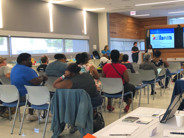 COFIOnline's tweet photo. On Thursday, Solar Ambassadors hosted community forums in East St. Louis and South Side Chicago. Thank you to @ChiJobsCouncil, @CUBIllinois, and other community partners for sharing information about #ILSolarForAll, #CEJA, and other opportunities! https://t.co/seacmFHqNc