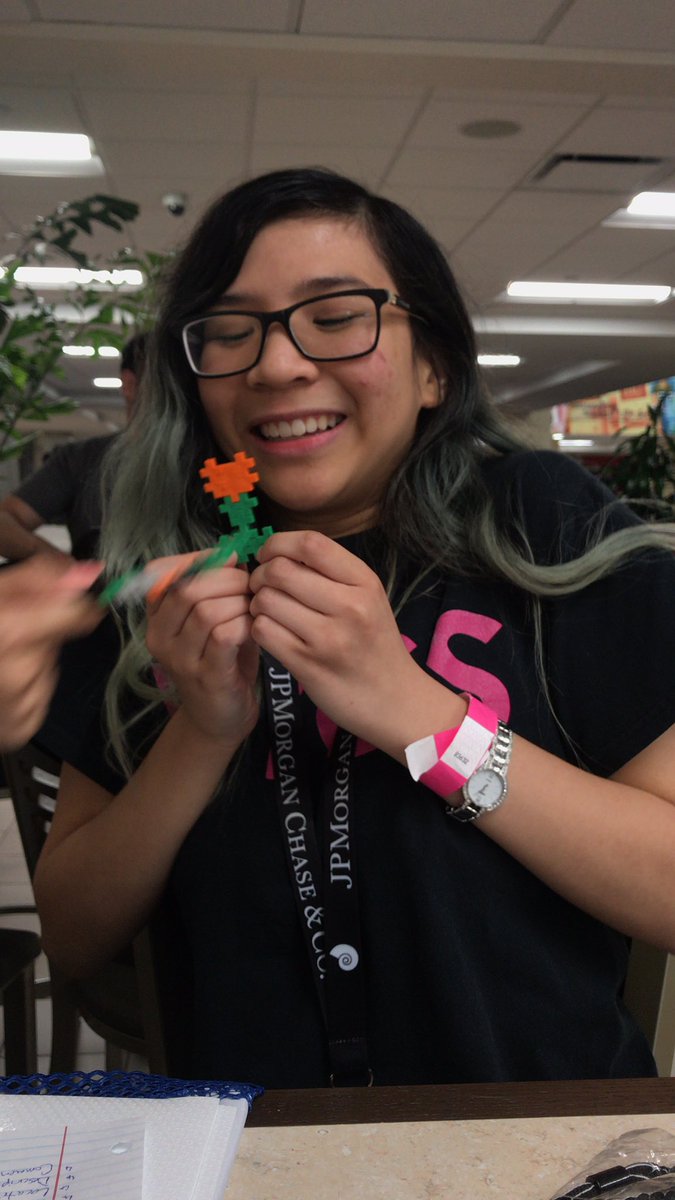 chnyeols's tweet photo. smelling the flower(s) while brainstorming #ShellHacksTweetUp #ShellHacks https://t.co/mcPjdcBrmN