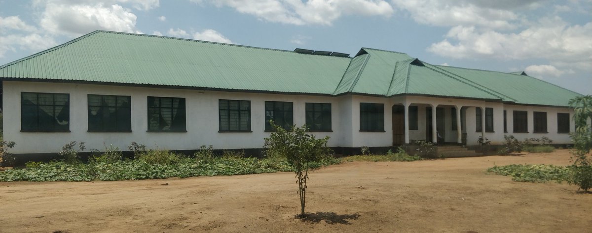 Jack_Furby's tweet photo. In 2015 and again in 2017 I traveled with Hampshire and UK Scouts to Tanzania to complete a medical center and primary school respectively. I am now at the end of a pre visit for my next project (another medical center) which will be completed next year. https://t.co/k8JHbTzZwH