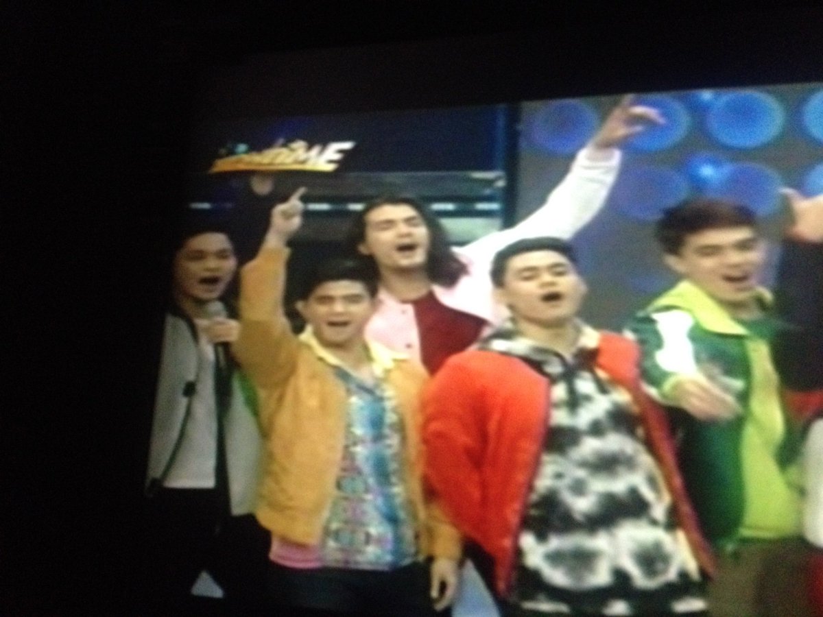 akosimarkla's tweet photo. Hi @pololaurel_  &amp; @jinmacapagal_  😍 #ShowtimeTNTFinalResbak @itsShowtimeNa https://t.co/5Snqz7aTEs