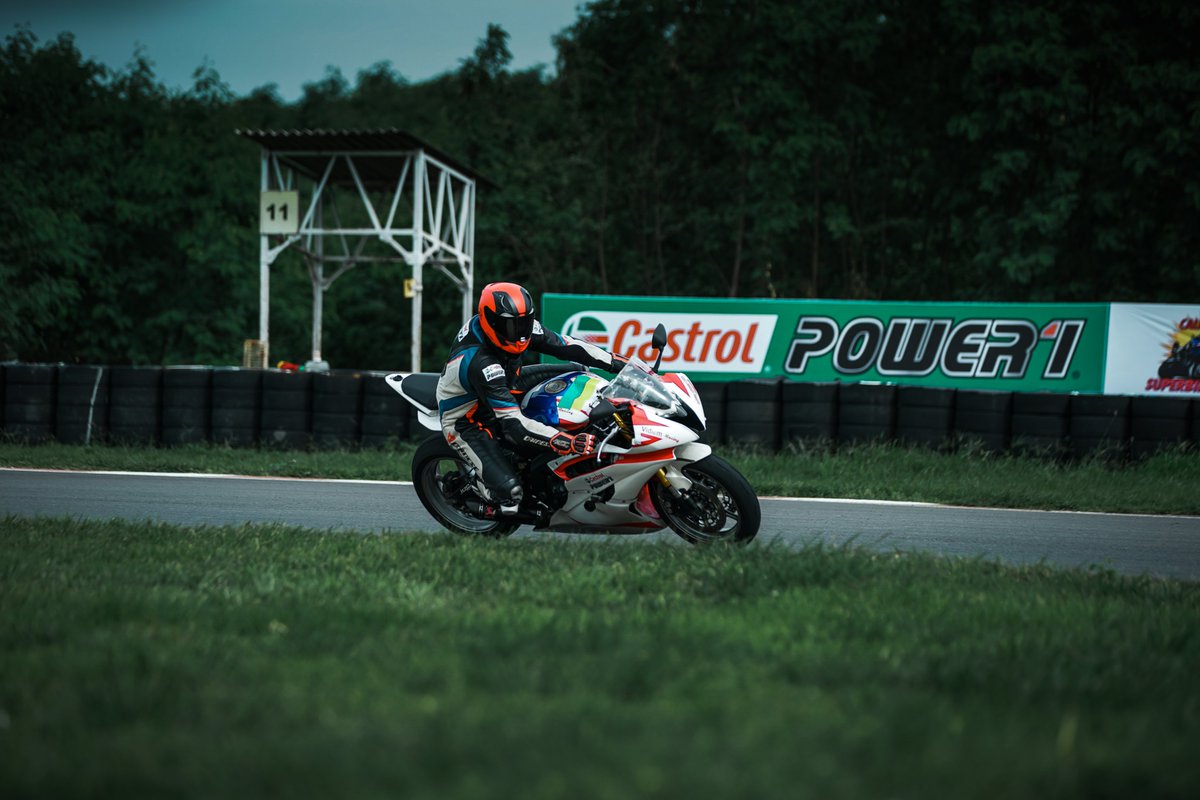 CSSinIndia's tweet photo. Scenes from the racetrack! An atmosphere of thrill, acceleration and skill at the last session of #CaliforniaSuperbikeSchoolIndia with #CastrolPOWER1
@Castrolbiking #CastrolPOWER1atCSS #CSSIndia #CSS
#Vidiem #VidiemRacing #TVSRacing #BMWMotorrad #PerformanceRacing https://t.co/UN5nVmXbR2