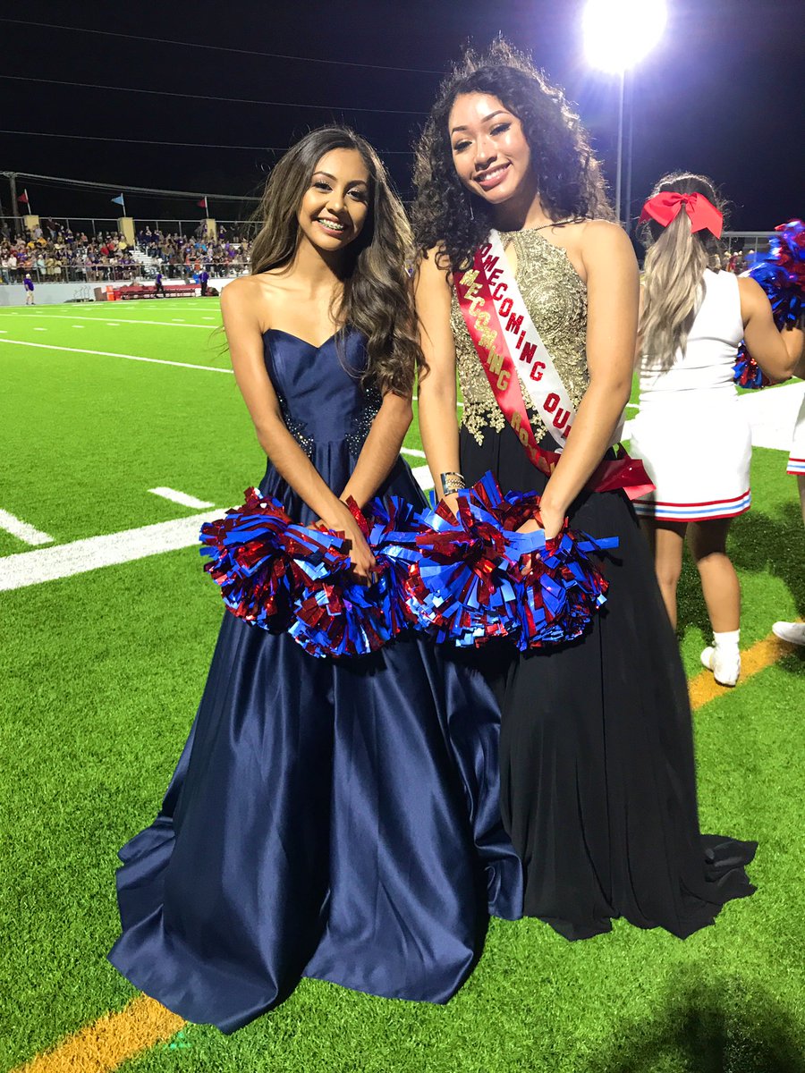 mrsmahand's tweet photo. Have you ever seen a more kind, intelligent, and stunning group of young women? No? Me either! AND our student body agrees. @CHSLionsSpirit is home to the Junior Princess AND our Senior Homecoming Queen! ❤️❤️❤️ https://t.co/kuvaGw72eQ