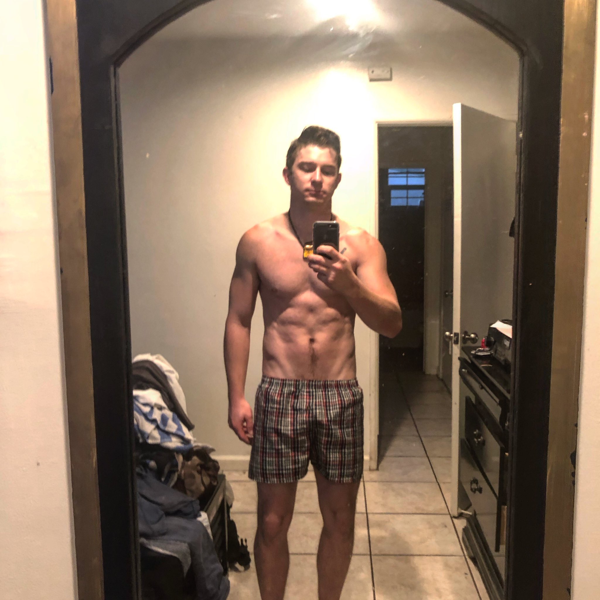 Does anyone want to be my next Friday night hook up 😏 https://t.co/uLJTksJtsx