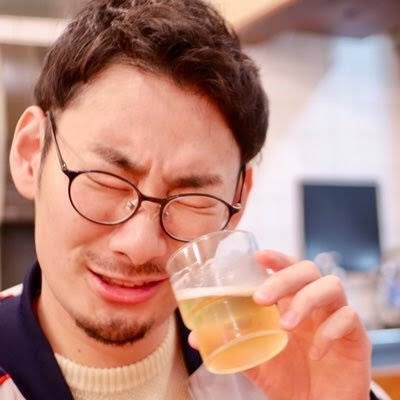ak69uver's tweet photo. 信号止まって横見たらへべれけチャンネルの人女の人とドライブしてた笑 https://t.co/iqIPJAQVbu