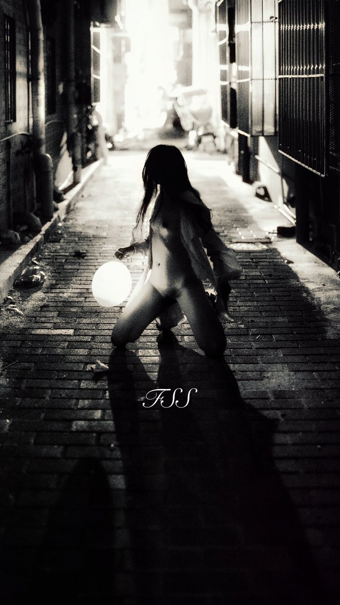 冗长的黑暗中，你是我唯一的光。 https://t.co/vGhISqqe4x