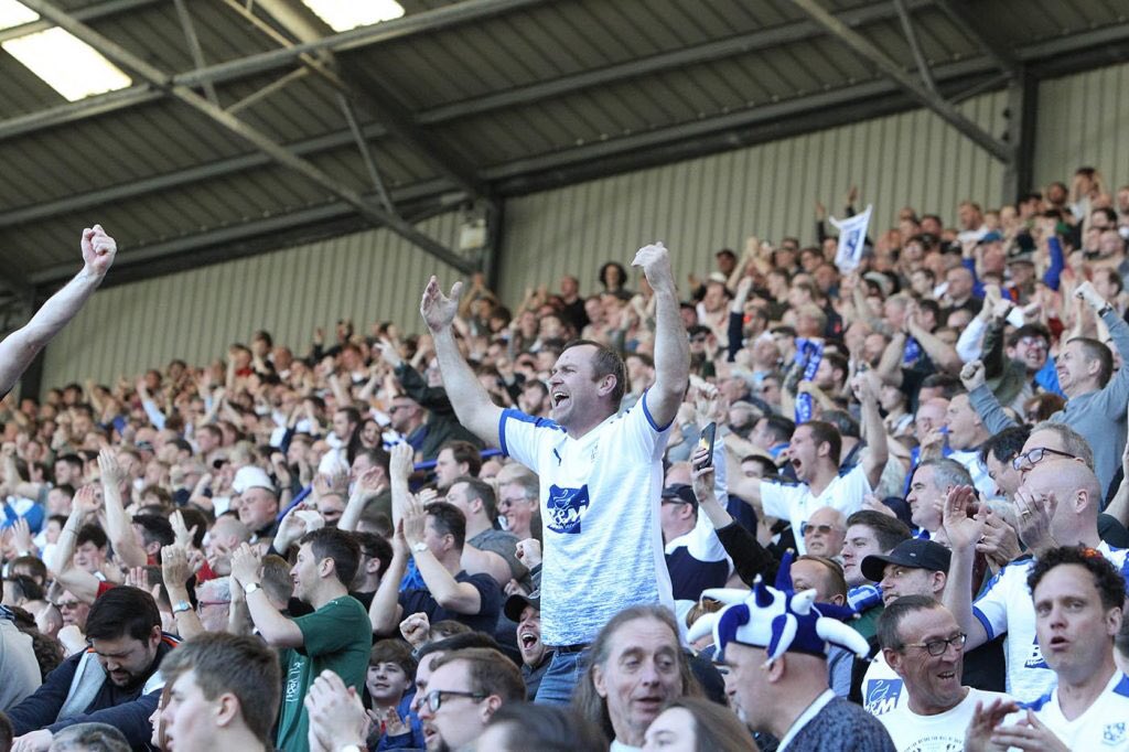 Match day - Burton (H)

Let’s have Prenton Park bouncing today, from the off. 

“Traan-mee-yeeer”...........

#SWA #12thMan #TRFC
