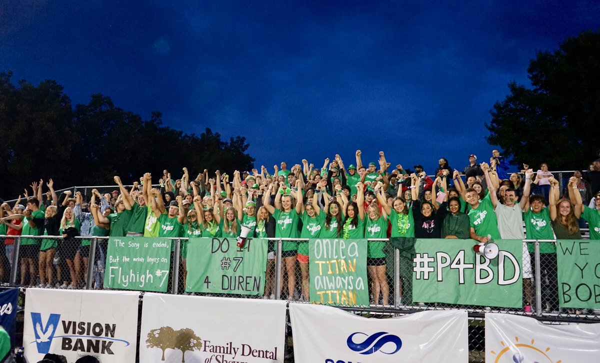 middelnews's tweet photo. Students from @CAHSTitans and @ShawneePublic wore green in honor of Bo Duren, a former Titan, at tonight's game. #P4BD #mdpurpose https://t.co/OHG84umsdl