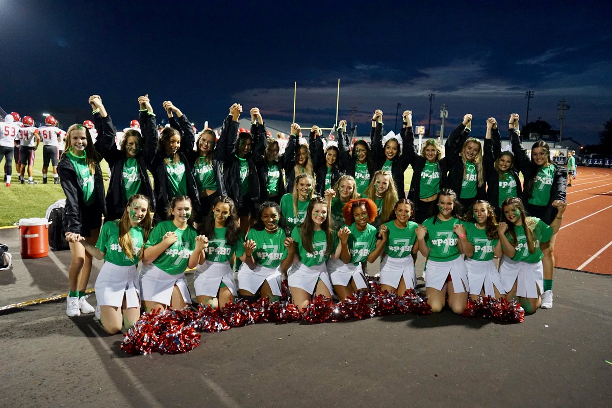middelnews's tweet photo. Students from @CAHSTitans and @ShawneePublic wore green in honor of Bo Duren, a former Titan, at tonight's game. #P4BD #mdpurpose https://t.co/OHG84umsdl
