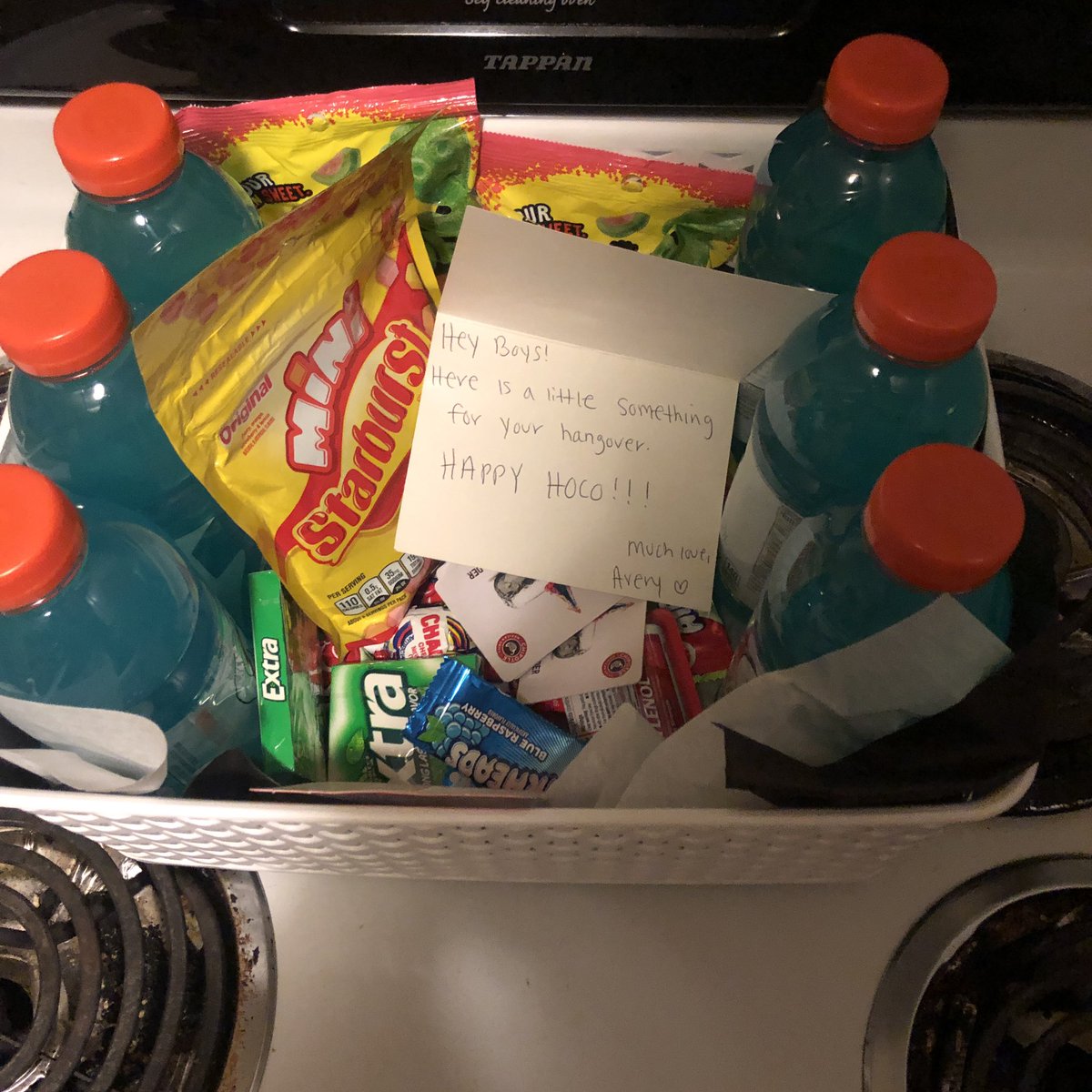 theme1on's tweet photo. Thank you dream girl nominees @AveryHanlonn and @avafillak for our homecoming care packages!! https://t.co/T37Y4E45TG