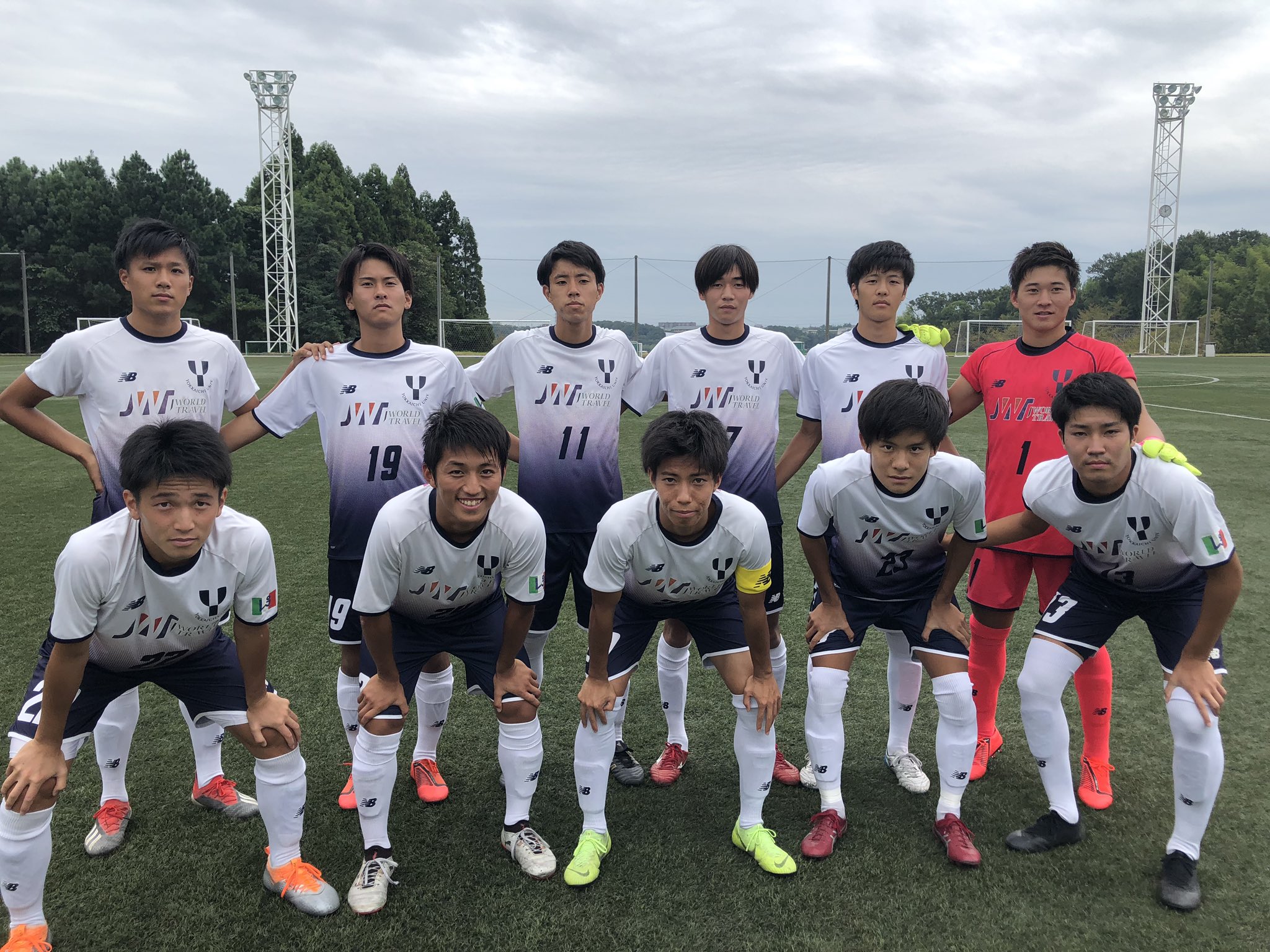 四日市大学サッカー部 على تويتر 東海リーグ第14節 Vs愛知学泉大学 キックオフ Jufa 東海学生サッカー連盟 四日市大学 三重 これはもう部活のレベルじゃない ツイートだけプロ級 フォローお願いします