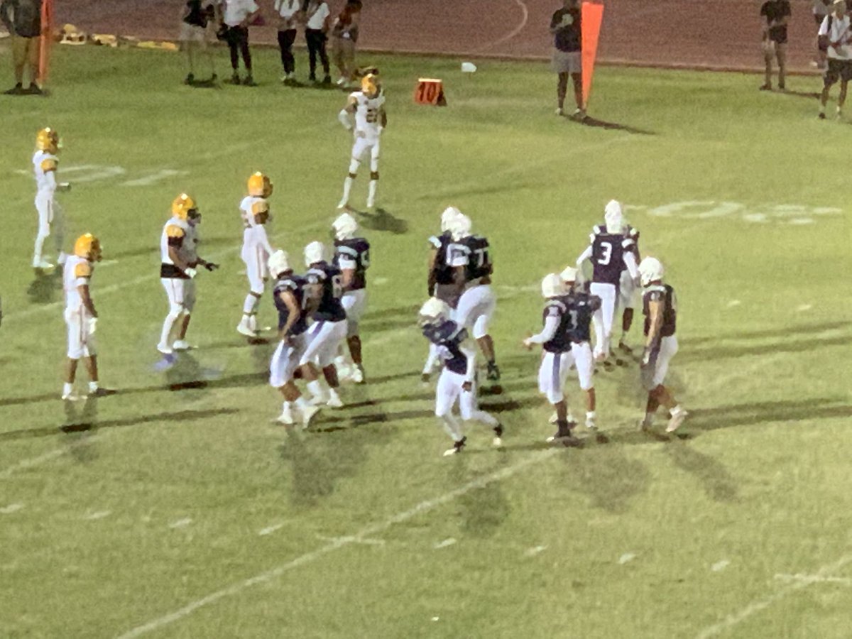 TysonOnTV's tweet image. Final from Tempe: Buffs fall to Padres 28-7 on Homecoming.
#vxlive
#AZHSFB
#VarsityZone