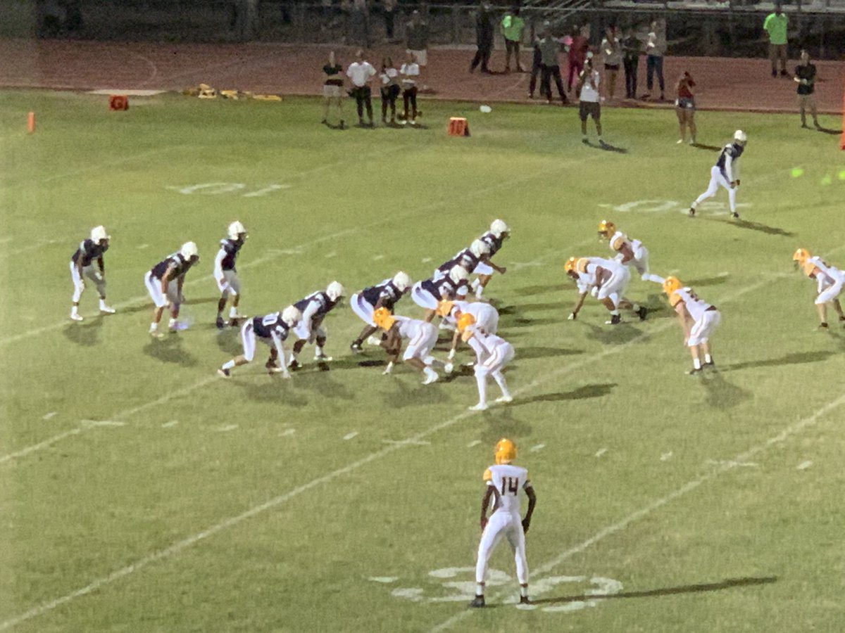 TysonOnTV's tweet image. Final from Tempe: Buffs fall to Padres 28-7 on Homecoming.
#vxlive
#AZHSFB
#VarsityZone