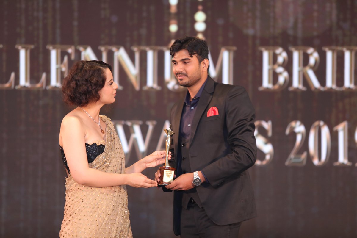 Winning 6 awards🏆 in 5 years is a feat in itself. We, WEB CLICK INDIA feel proud😎 to receive the recognition of the #BestDigitalMarketingCompany in India. Thank you B-town Diva #KanganaRanaut🙏 for felicitating this award🏆.

#MillenniumBrillianceAwards2019 #AwardWinningCompany