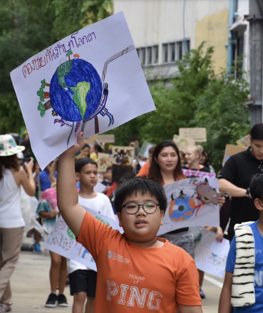 MissJess_S107's tweet photo. This crisis translates into every language. #ClimateStrike #schoolstrike4climate #ClimateStrikeThailand @StAndrews_107 @CognitaSchools @S107MFL #teams107 #cognitaway https://t.co/x2gLTJt29x