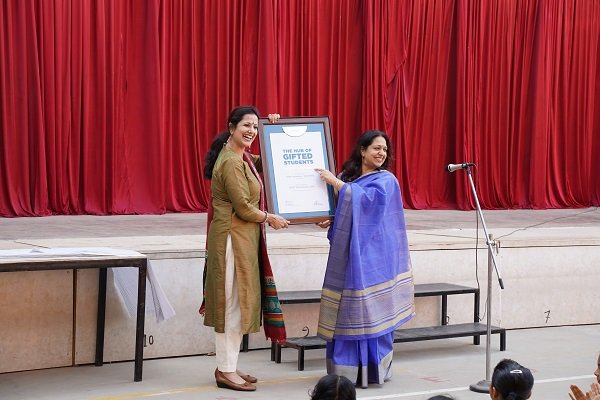 eistudy1's tweet photo. The Deens Academy, Whitefield, Bangalore have won the Gold Category plaque after more than 60% students from this school passed the ATS exam and qualified for the prestigious gifted programs. Congratulations!
#GiftedPrograms #Schools #HubOfGiftedStudents #ASSETTalentSearch https://t.co/1QDaK7ttfz