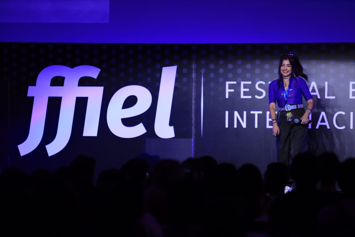 no hay foto que describa mejor lo feliz que me pone hablar de lo que amo ❤️✨ gracias <a href="/FFIELeon/">FFIEL</a>