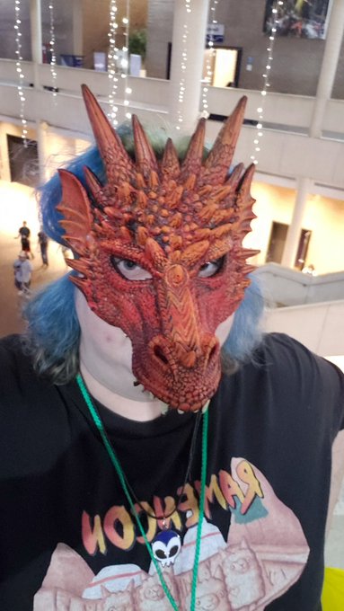 I am definetely filming a porn in this mask! #DragonPorn #KindOfBadDragon https://t.co/9JQXH6V423<a href="/tag/dragonporn"class="tags">#DragonPorn</a><a href="/tag/kindofbaddragon"class="tags"><span>#kindofbaddragon</span></a>