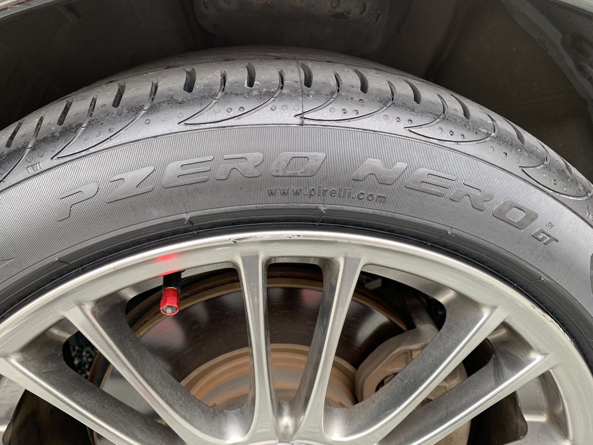 りょーが على تويتر タイヤ交換しました 国産ではなくイタリアの会社 Pirelli P0 Nero Gtに トレッドパターンかっこいいです 少し走った感じだと静かです