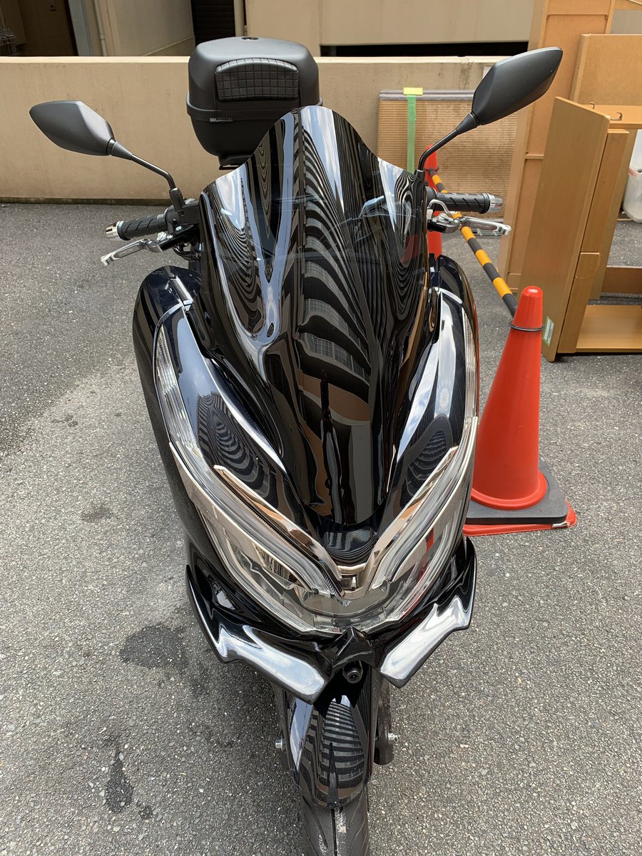 328 Pcx 私もドライブレコーダーのカメラ取り付けの為に出っ歯にしました 笑 T Co E2ozjnf2ms