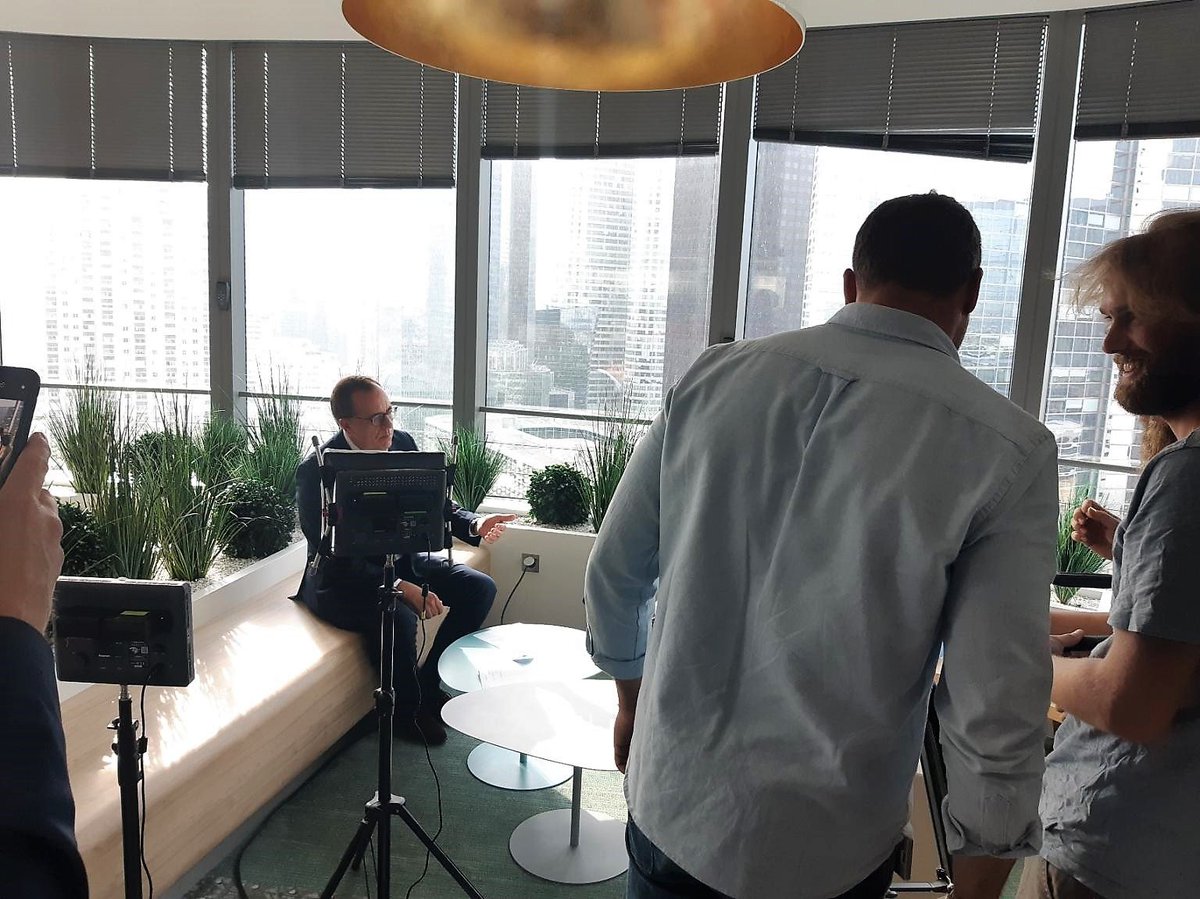 Axway's tweet photo. Clap!📽️ En plein tournage ce matin, silence ça tourne!
On vous prépare un beau spot TV #GrandPrixBFM #accelerationdigitale @ENGIEgroup @bfmbusiness avec @GerardGuinamand https://t.co/YeV4Qz3UW2