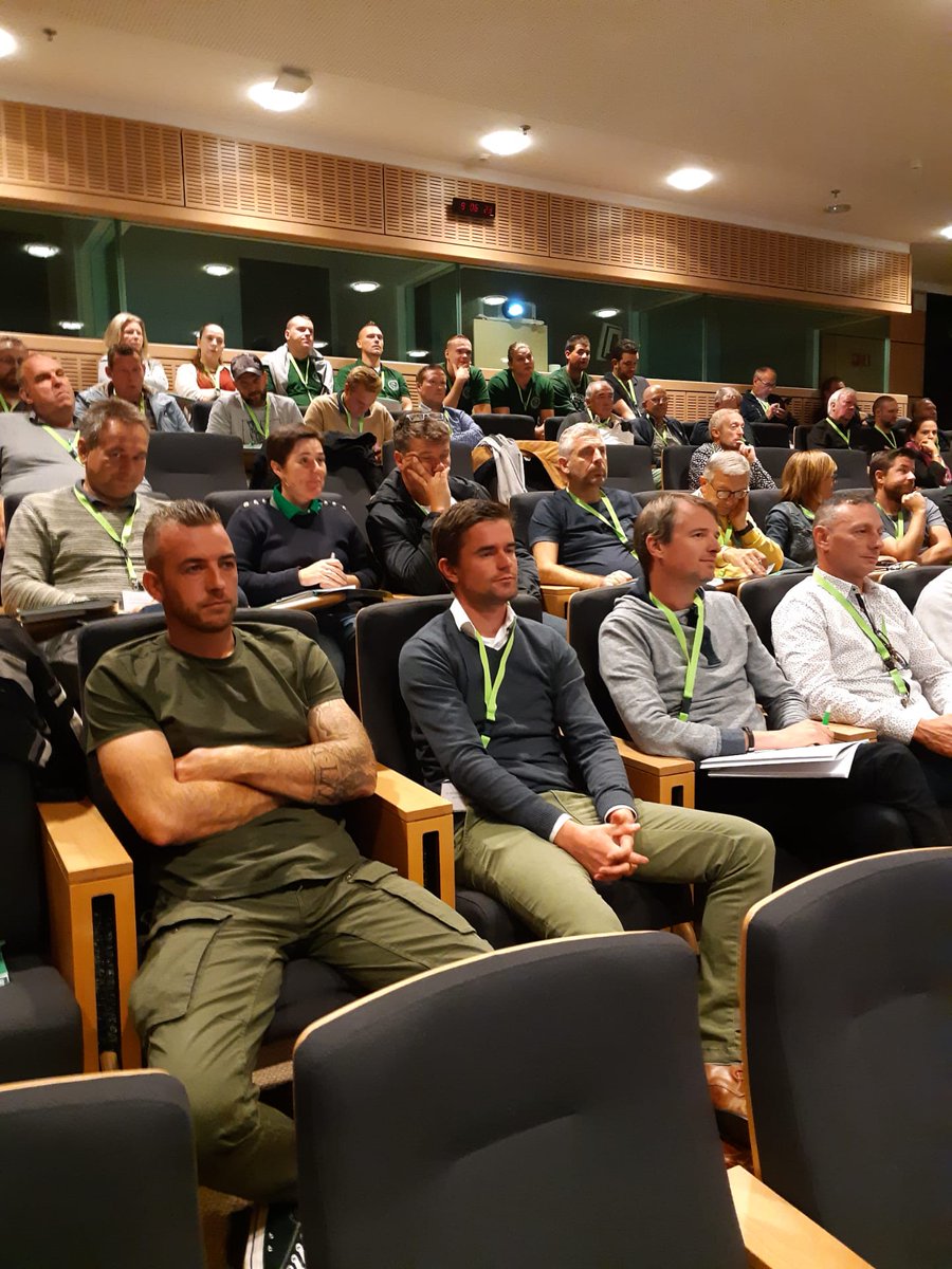 ACV_Maritime's tweet photo. Startdag #ACVTranscom Maritiem-Luchtvaart
Onderwerp: alcohol &amp; drugs op de werkvloer.
#luchtvaart #maritiem #visserij #MDK #skeyes #airlines #airports #havenarbeiders #havens #handling #sleepdiensten #binnenvaart #koopvaardij https://t.co/wuc8WOwPHJ