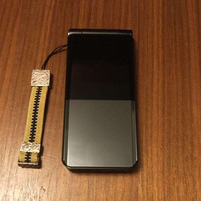 見やすい画面と通話もしやすい Arrows ケータイ F 03l 7月上旬発売