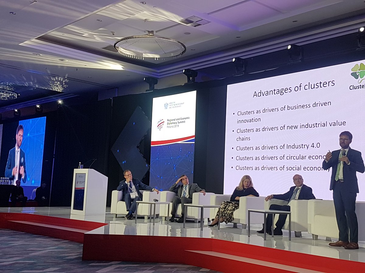 Why #clusters are important for #regions: Daniel Cosnita of <a href="/ClusterClustero/">Clustero - Romanian Cluster Association</a> wraps up the discussions on #clusters in Warsaw at the <a href="/RegioSummit/">Regional and Economic Diplomacy Summit 2019</a>. <a href="/EU_Growth/">Internal Market, Industry, Entrepreneurship & SMEs</a> <a href="/EU_EASME/">EASME - Executive Agency for SMEs</a>