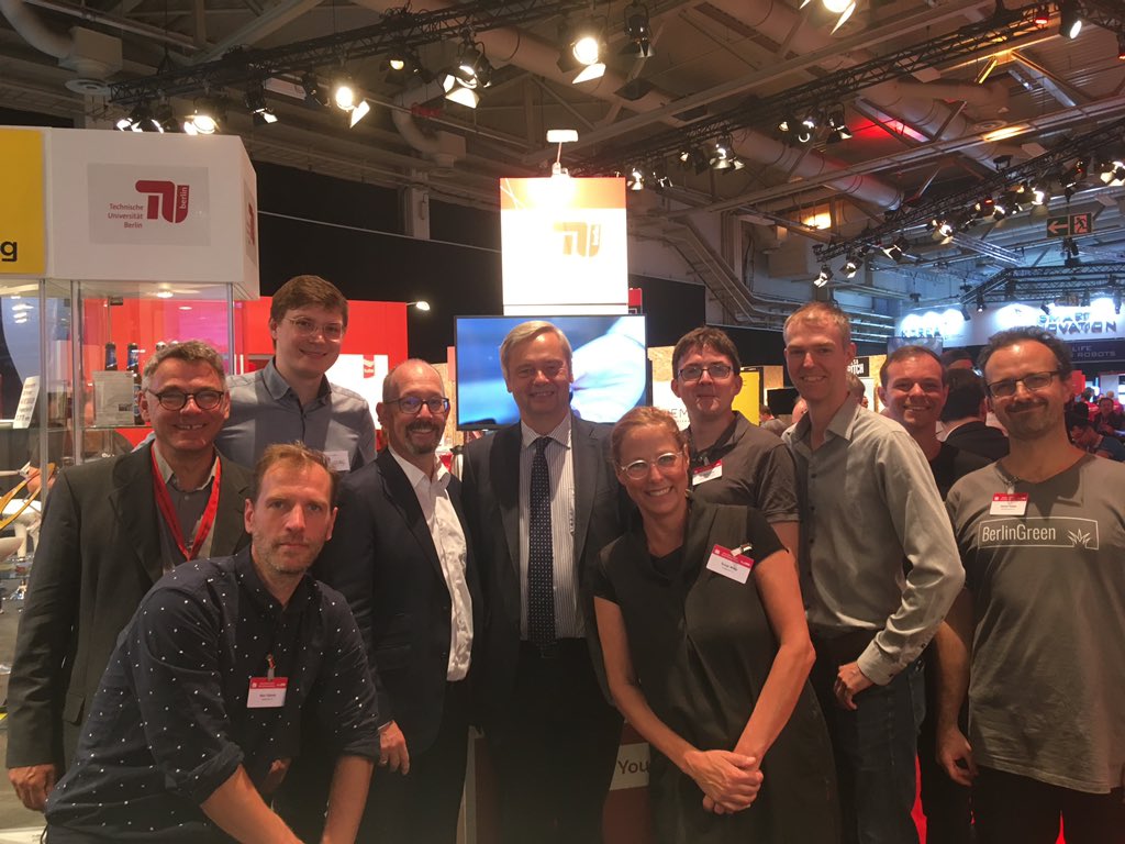 sopherio's tweet photo. Der @TUBerlin Präsident besuchte heute die TU Teams und @sopherio am Stand auf der #IFA19 https://t.co/r5vKjQ3zuN