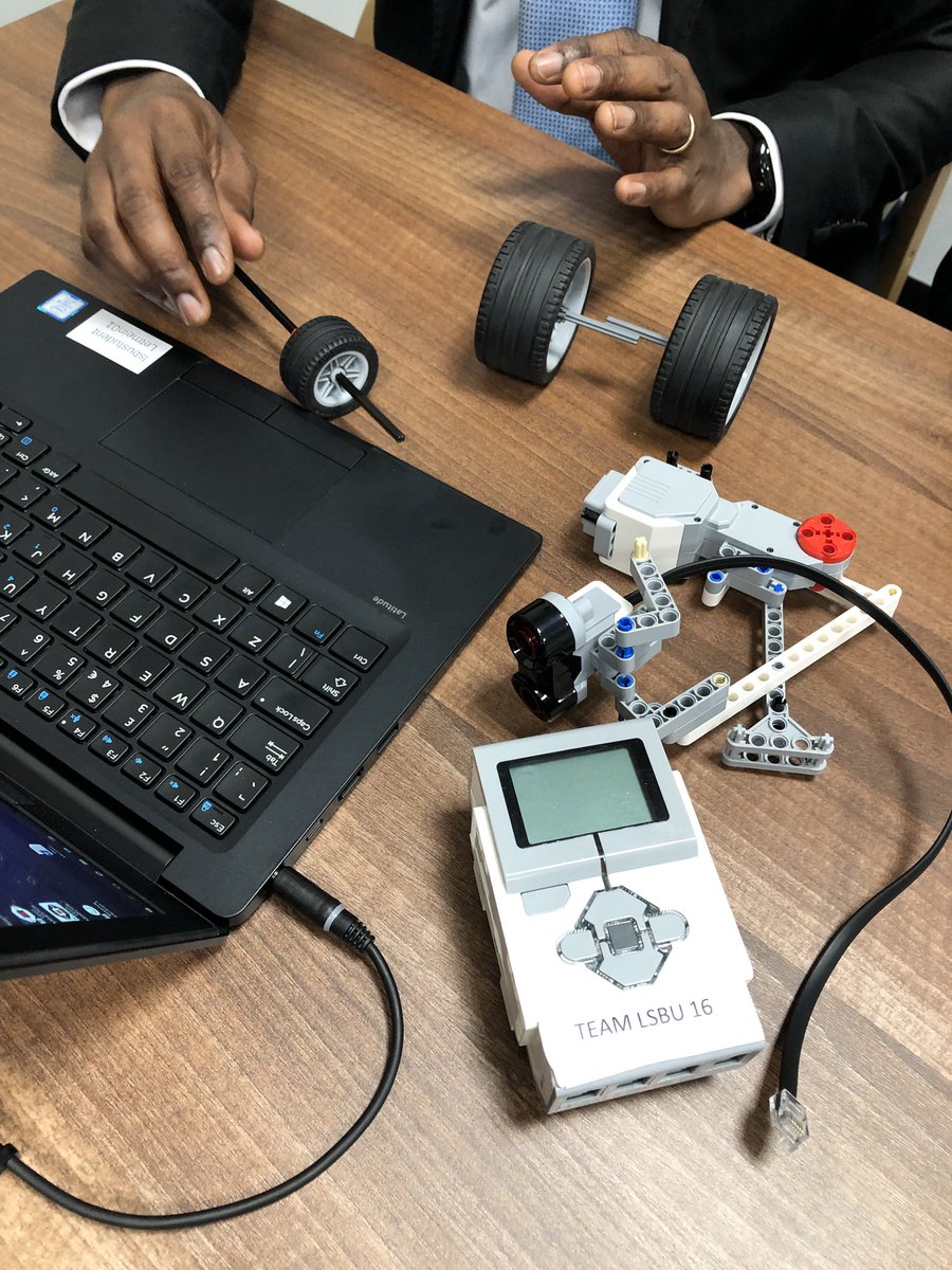 SafiaBarikzai's tweet photo. Inspired by the reliant robin, our #GraduateInterns are building the equivalent using LEGO #EV3s - be interesting to see how they will work! https://t.co/7ozbFKDeJH