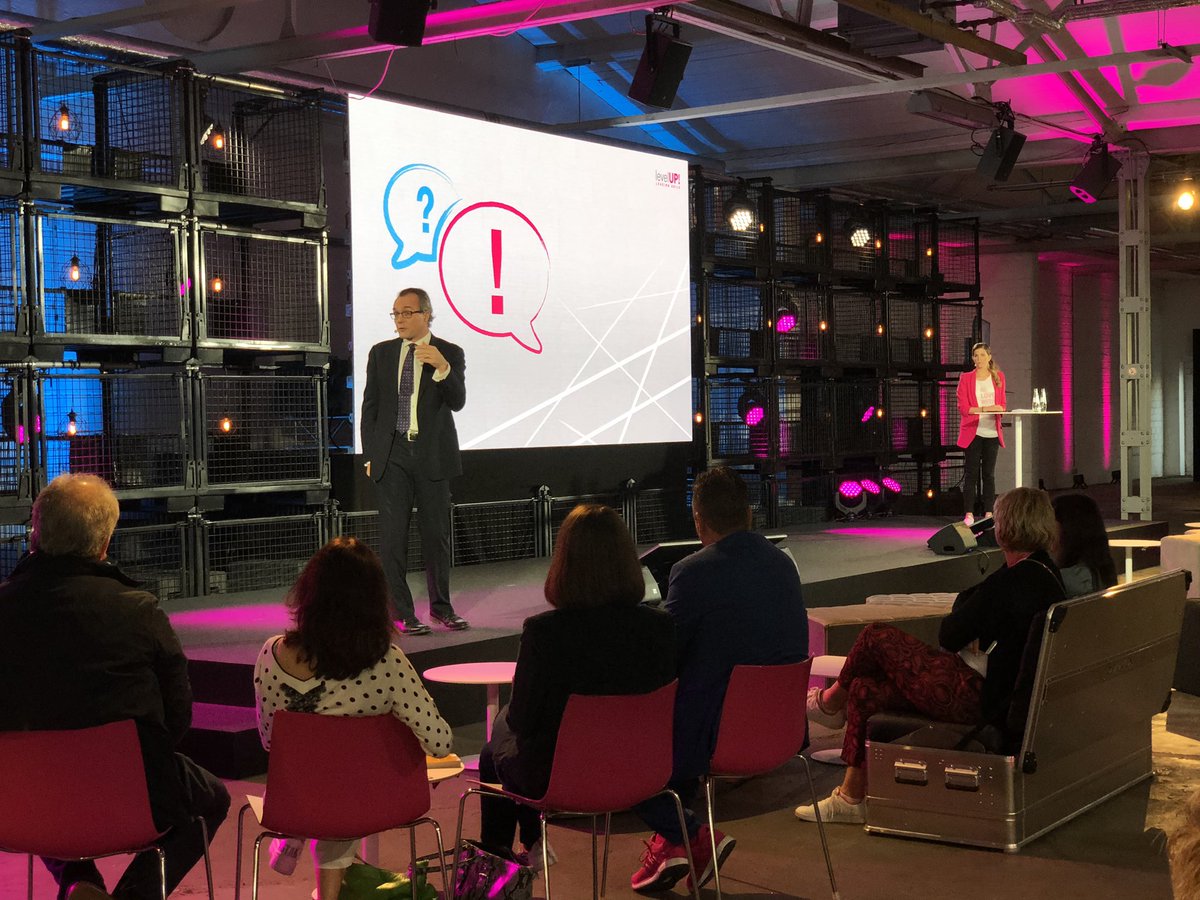 MarcWagner1975's tweet photo. Prof. @JBirkinshaw about the power of the #DunbarNumber ... you can only manage a social network of max. 150 people ... for more info: https://t.co/gtFUrhHZDq #CompanyReBuilding #LevelUp #telekomwall @detecon @cschultekutsch https://t.co/8PdTIY9QX5
