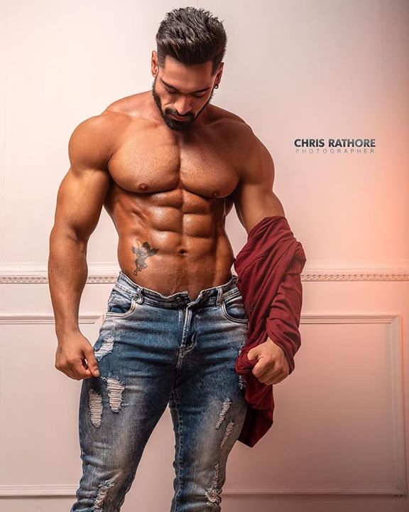 indianbodybuild's tweet photo. Ranjeet Singh @ranjeet_singh_rick 💪🏻
#Repost
I'm not maybe I'm the one!
Shot by @chrisrathore.photo
.
#peopleschamp #teamcorejailroad #eggon #ihffsquad #rippedupnutrition #classicphysique #onelove #onedream #hunk #inspire #class #shredded #shredz #beachbody https://t.co/nxpUIF8Goc