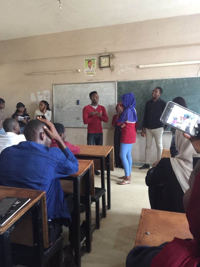 Reeydah_'s tweet image. At @enactus_abu we not only talk about projects  but we also have fun..
After the two weeks team training we decide to hold a picnic....
We had lots of fun (mimicking the excos😂😂😂),dancing and eating..
We had fun in a sustainable way 😃😃
#yes19
#wehadfun
#EnactusAbu