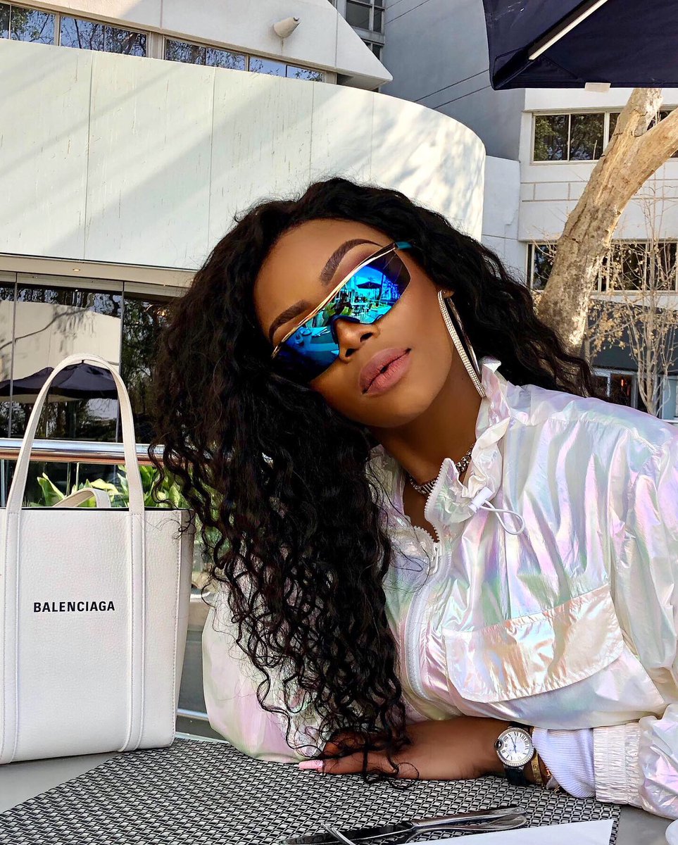 Bonang's tweet image. Home, sweet home. 💐
