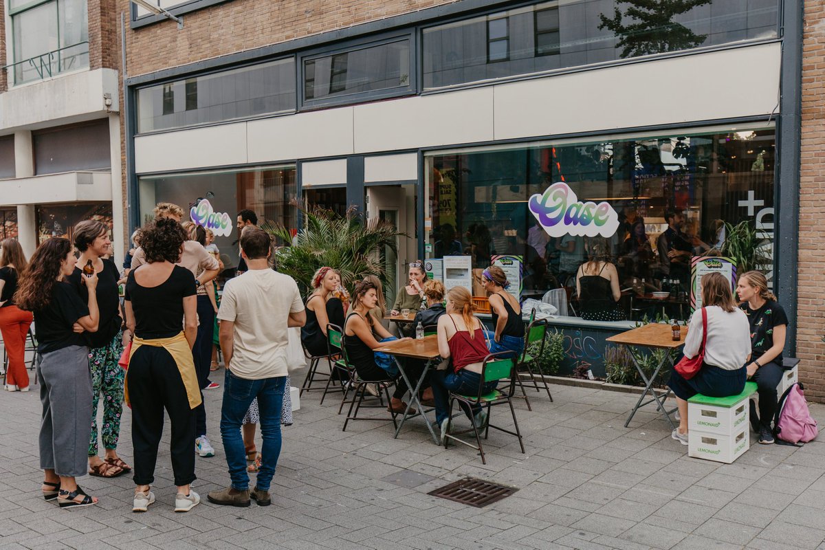 Pure's Picks: OASE Rotterdam
Ze zijn het alternatief van de koopgoot, namelijk: 'de Hoopgoot'. Oase is een sustainable mini-mall, waarin een een winkel, coffee bar en event space zitten met een missie: planet first. 
#rotterdam #oase #food #store #sustainable