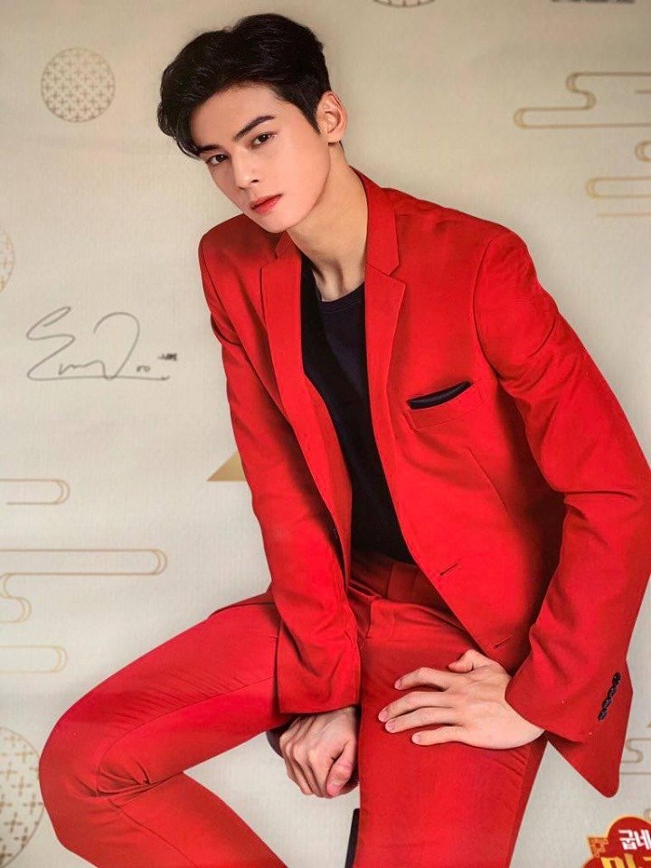 차은우 Cha Eun Woo Philippines on X: Cha Eun Woo with his red suit and hoodie  makes him look like a vampire and I know we love it. 😍   / X